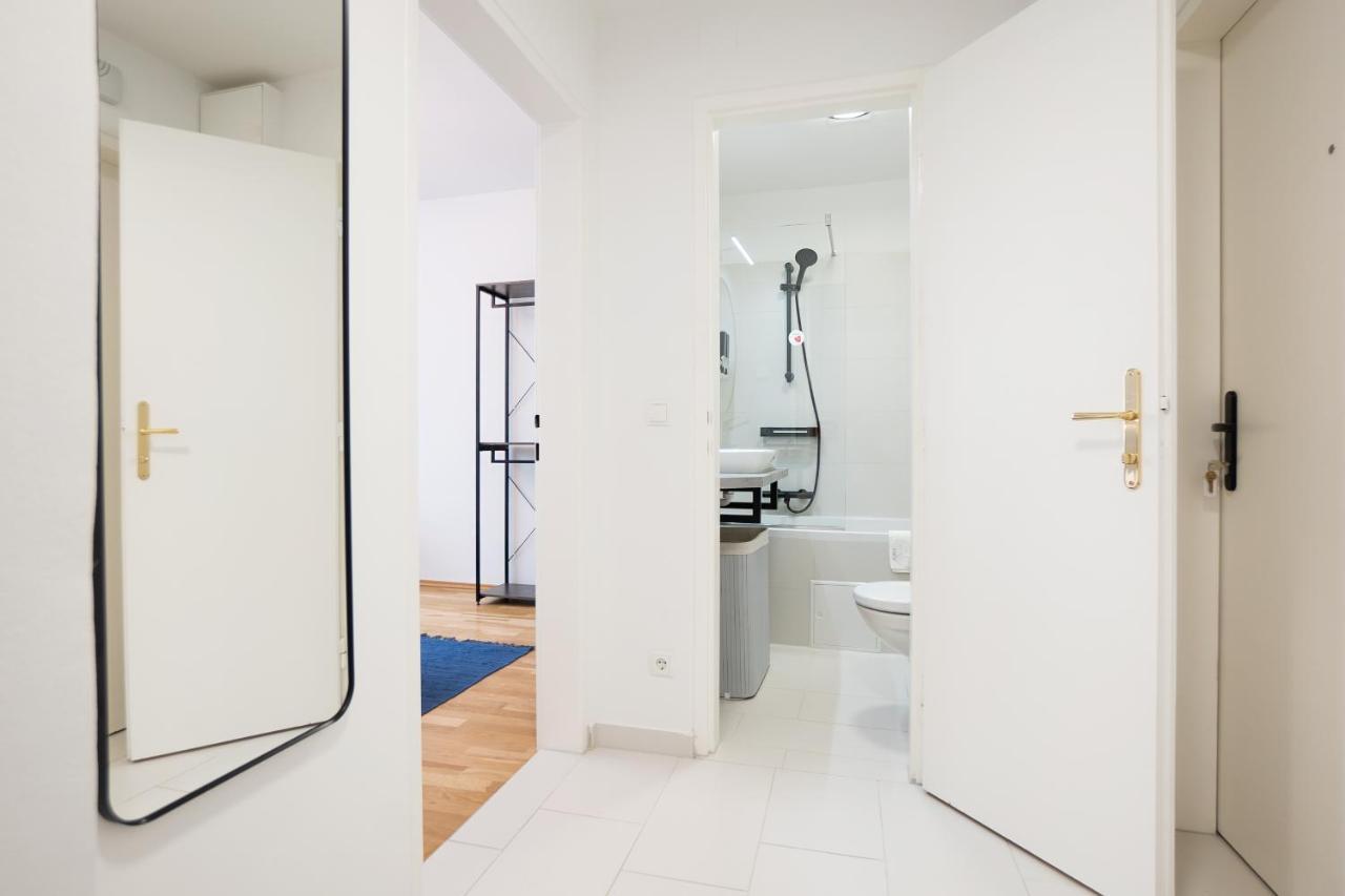 Bright Stylish Apartment In A Top Location Wina Bagian luar foto