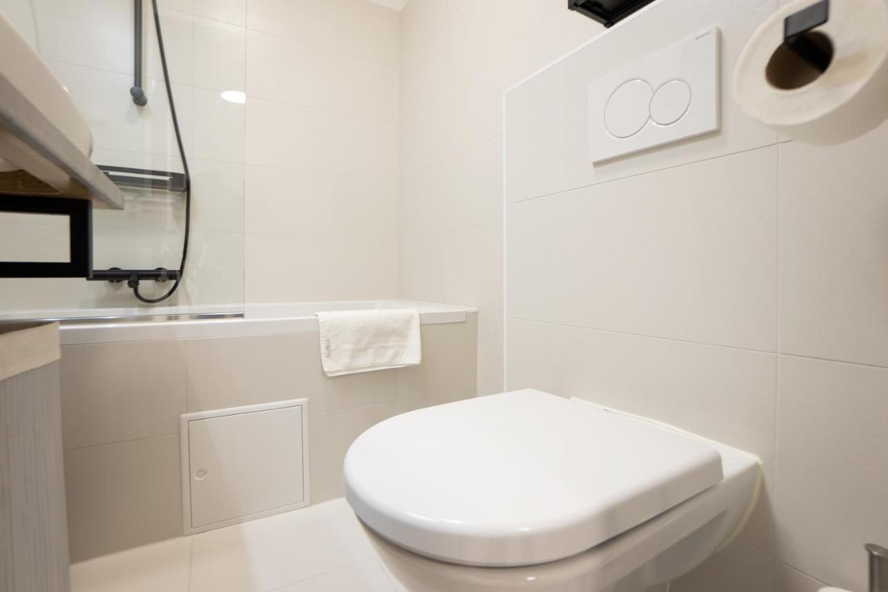 Bright Stylish Apartment In A Top Location Wina Bagian luar foto
